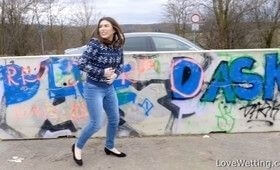 Не успела раздеться и написала в штаны